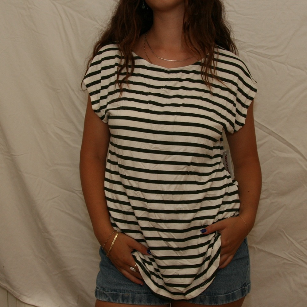 NEW WITH TAGS Green Envelope Stripped Green T-shirt